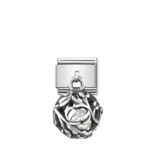 Load image into Gallery viewer, COMPOSABLE CLASSIC LINK 331810/05 LEAF CHARM WITH WHITE CRYSTAL PEARL IN SILVER

