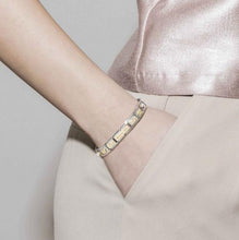 Load image into Gallery viewer, COMPOSABLE CLASSIC LINK 030204/12 NUMBER 10 SHIRT IN 18K GOLD &amp; ENAMEL
